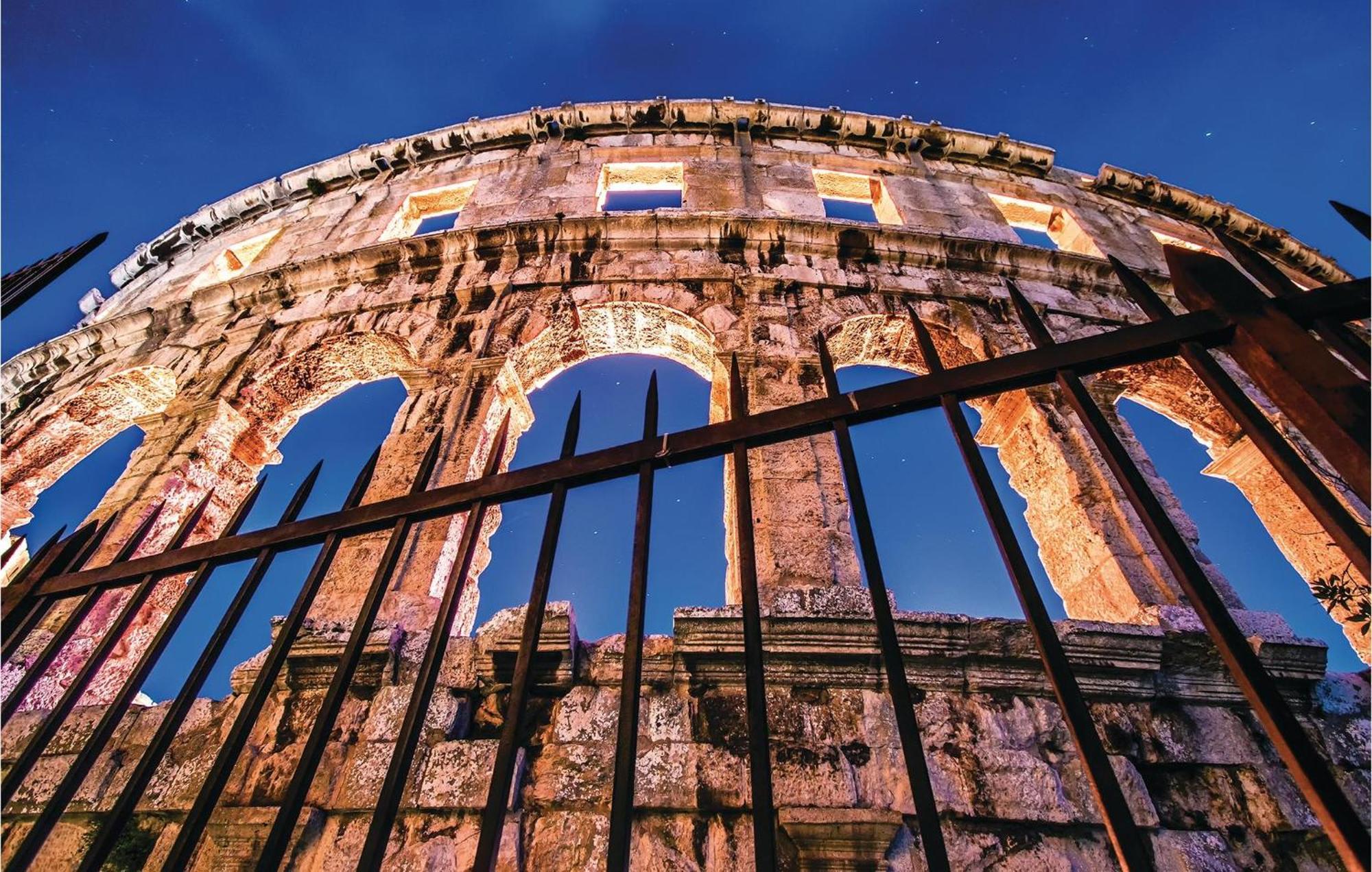 Awesome Apartment In Pula With Wifi Exteriör bild